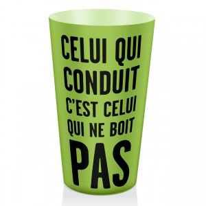 gobelet doseur d'alcool vert, celui qui conduit c'est celui qui ne boit pas