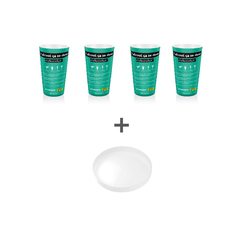 Plateau avec gobelets doseurs en plastique de sensibilisation aux dangers de l'alcool.